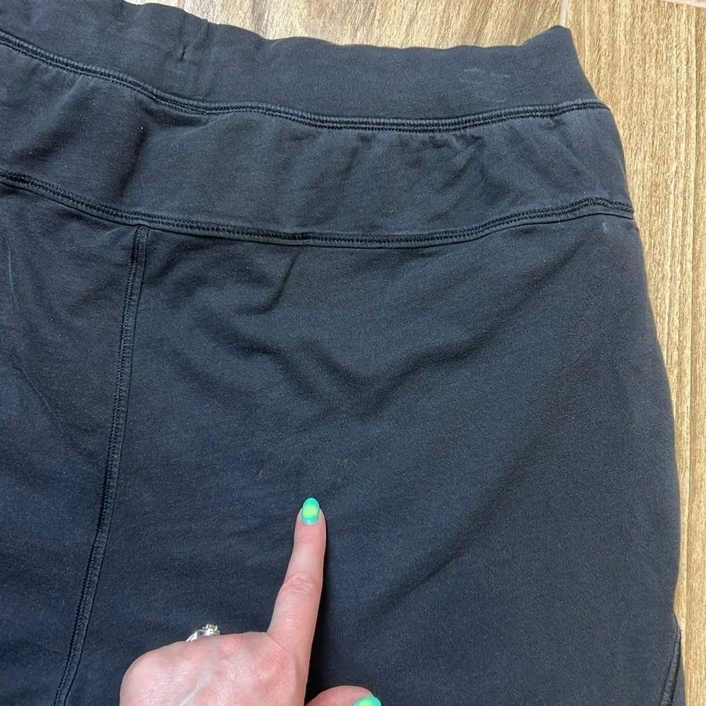 Lululemon Clock Out‎ Short 9” Inseam